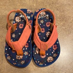 Girls Reef flip flops size 5/6